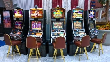 23 2d platform integrates football, live casino, and slots into a unified interface